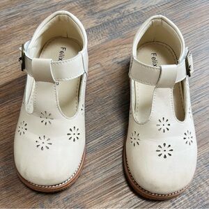 Felix & Flora Little Girl Mary Jane Dress Shoes Beige Floral Cutout Size 9.